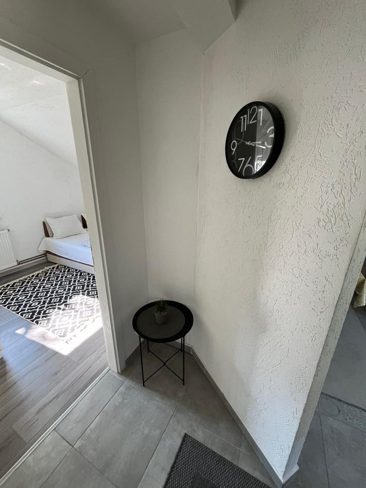 Apartman All Seasons Hotonj Exterior foto